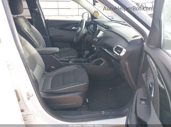 KL79MPSL7NB109575 2022 CHEVROLET TRAILBLAZER Белый Вид салона спереди