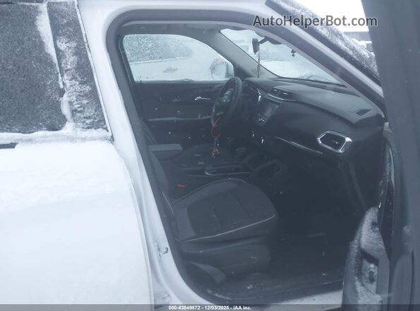 KL79MRSL0NB092291 2022 CHEVROLET TRAILBLAZER Белый Вид салона спереди
