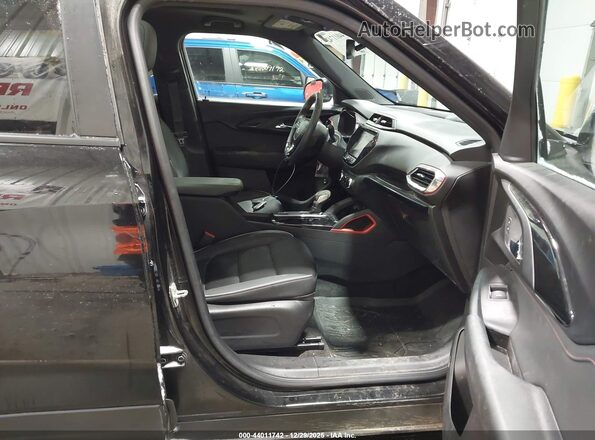 KL79MUSL1PB183298 2023 CHEVROLET TRAILBLAZER Черный Вид салона спереди