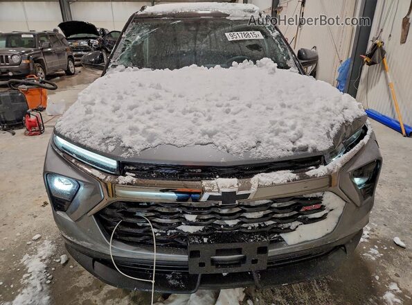 KL79MUSL3TB049113 2026 CHEVROLET TRAILBLAZER Серый Вид спереди