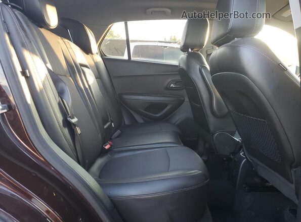 KL7CJLSB2MB331017 2021 CHEVROLET TRAX Burgundy Rear interior view