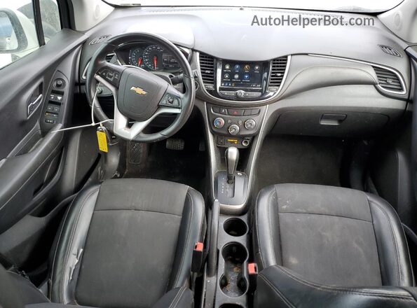 KL7CJLSB8JB581468 2018 CHEVROLET TRAX Белый Вид панели приборов