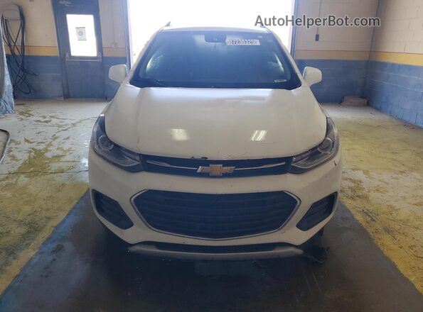 KL7CJLSB8JB581468 2018 CHEVROLET TRAX Белый 