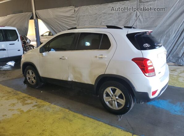 KL7CJLSB8JB581468 2018 CHEVROLET TRAX Белый 