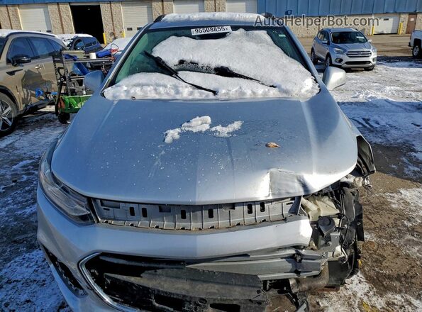 KL7CJPSB4JB712998 2018 CHEVROLET TRAX Silver Front view