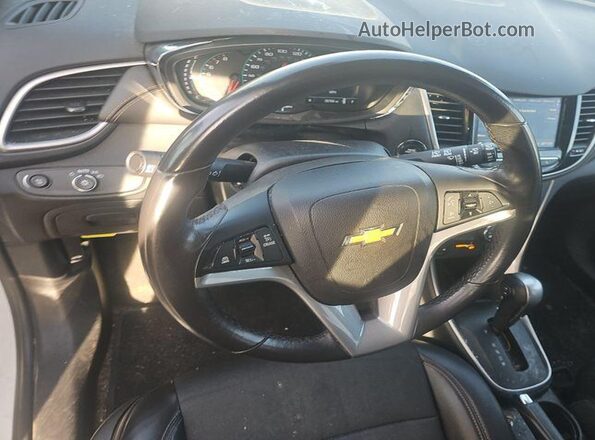 KL7CJPSM6NB519792 2022 CHEVROLET TRAX  Widok wnętrza 360 stopni