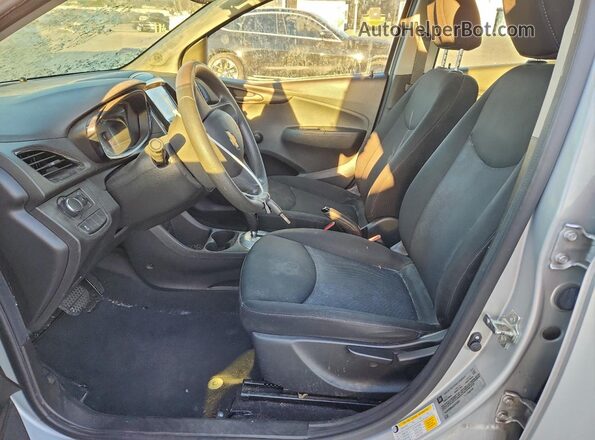 KL8CB6SA4JC474381 2018 CHEVROLET SPARK Silver წინა სალონის ხედი