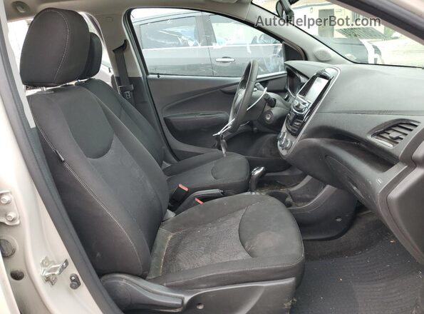 KL8CB6SA5JC473384 2018 CHEVROLET SPARK Белый Вид салона спереди