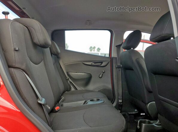 KL8CB6SA8JC479552 2018 CHEVROLET SPARK Red Widok tylnych siedzeń