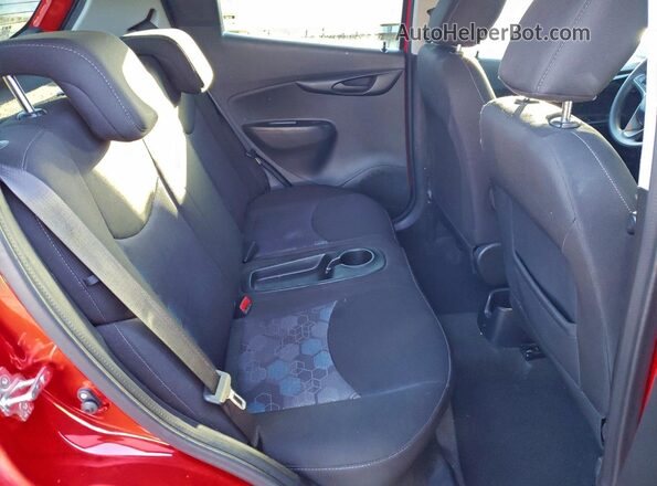 KL8CD6SA1GC611022 2016 CHEVROLET SPARK Красный Вид задней части салона