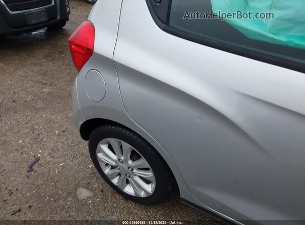KL8CD6SA9HC794543 2017 CHEVROLET SPARK Silver Widok z przodu