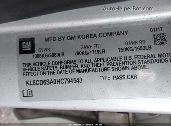 KL8CD6SA9HC794543 2017 CHEVROLET SPARK Silver Widok komory silnika