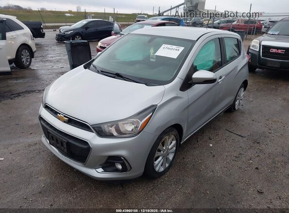 KL8CD6SA9HC794543 2017 CHEVROLET SPARK Silver Przód lewy