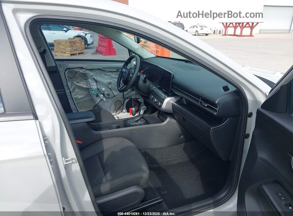 KM8HA3AB1RU079469 2024 HYUNDAI KONA Gray Вид салону спереду