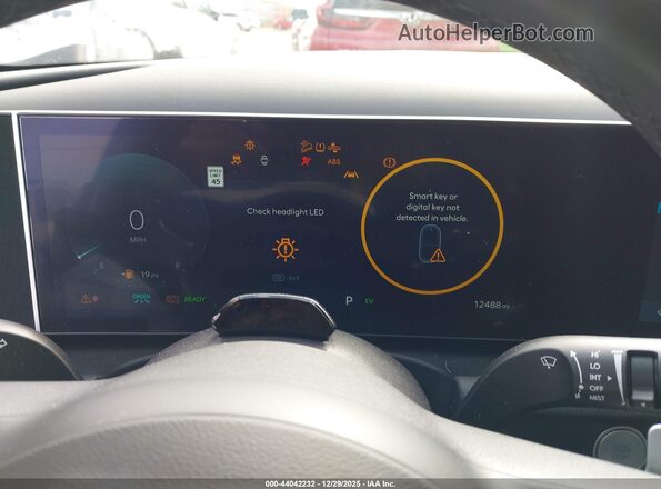 KM8JCDD17SU353672 2025 HYUNDAI TUCSON HYBRID White Widok tylnych siedzeń