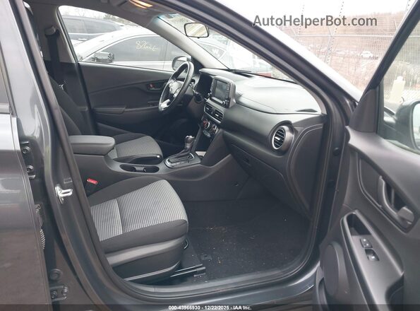 KM8K22AA3LU460087 2020 HYUNDAI KONA Серый Вид салона спереди