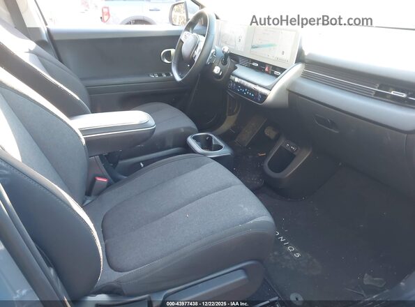 KM8KMDAF6NU106519 2022 HYUNDAI IONIQ 5 Light Blue Вид салона спереди