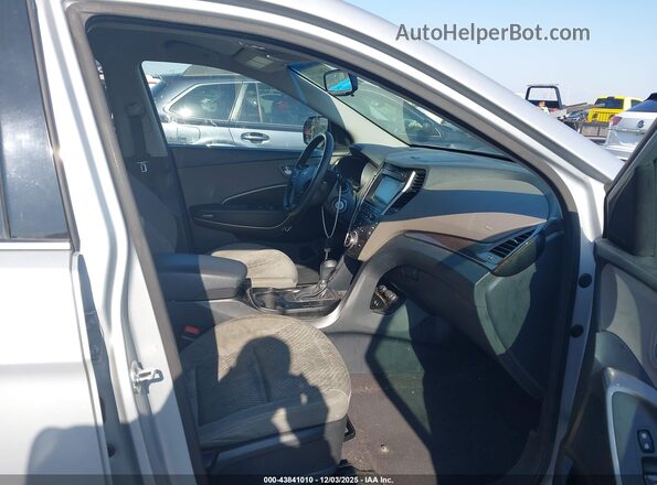 KM8SM4HF8HU213212 2017 HYUNDAI SANTA FE Серебряный Вид салона спереди
