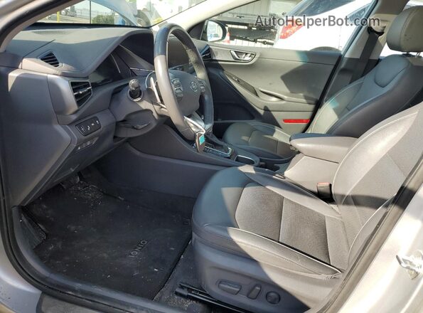 KMHC05LC5NU269090 2022 HYUNDAI IONIQ Silver წინა სალონის ხედი