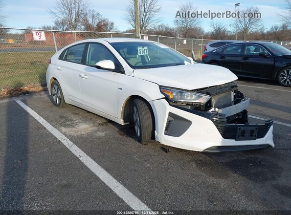 KMHC65LC1JU087220 2018 HYUNDAI IONIQ HYBRID Белый Передняя правая четверть
