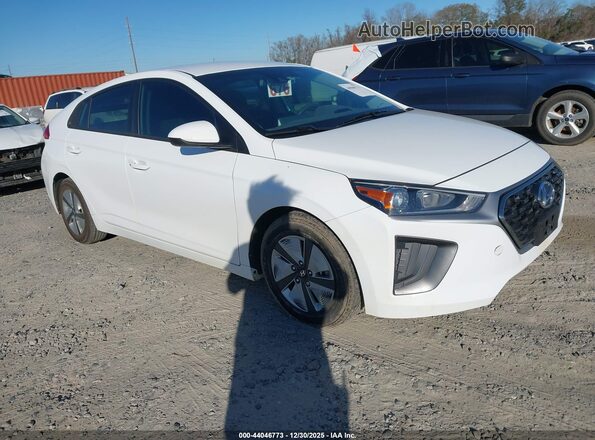 KMHC65LC2NU284967 2022 HYUNDAI IONIQ HYBRID Белый Передняя правая четверть