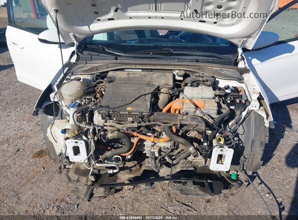 KMHC65LC4JU103863 2018 HYUNDAI IONIQ HYBRID White უკანა ხედი