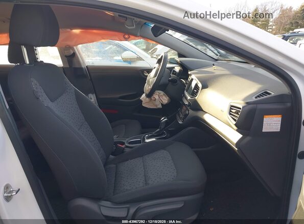 KMHC65LC9KU164658 2019 HYUNDAI IONIQ HYBRID Белый Вид салона спереди