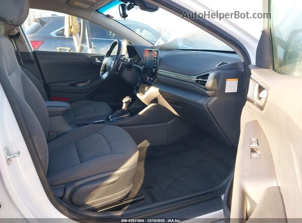 KMHC75LC1LU215990 2020 HYUNDAI IONIQ HYBRID Белый Вид салона спереди