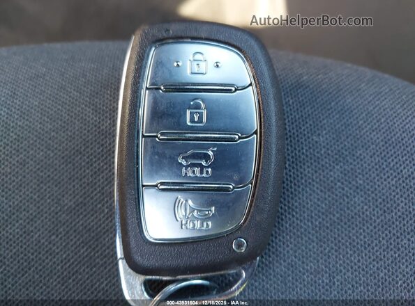 KMHC75LC1LU215990 2020 HYUNDAI IONIQ HYBRID Белый Вид панели приборов