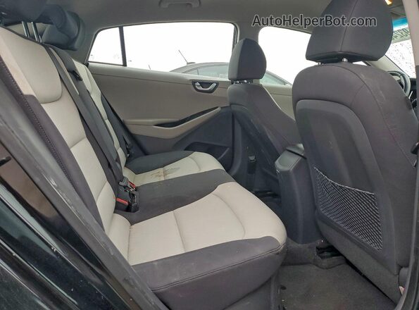 KMHC75LC2JU061870 2018 HYUNDAI IONIQ Black Widok tylnych siedzeń
