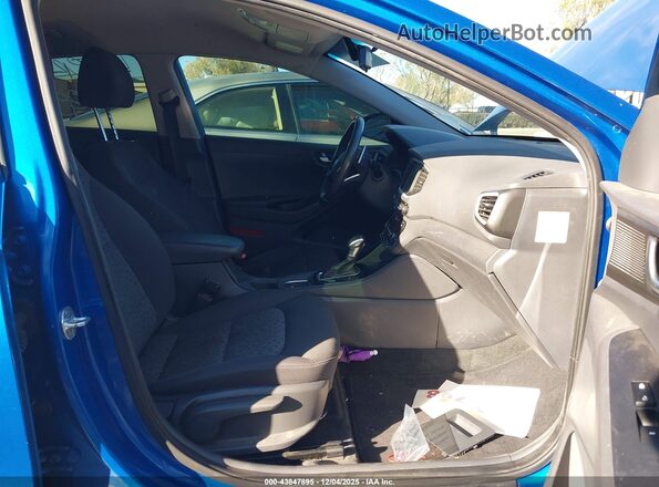 KMHC75LCXJU072079 2018 HYUNDAI IONIQ HYBRID Blue Вид салону спереду