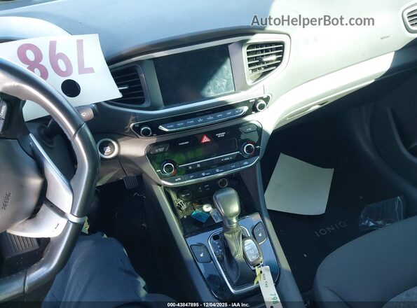 KMHC75LCXJU072079 2018 HYUNDAI IONIQ HYBRID Blue Вид панелі приладів