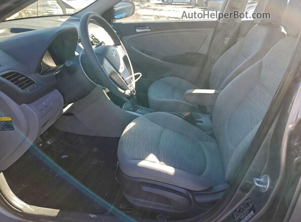 KMHCT4AE2HU267775 2017 HYUNDAI ACCENT Серый Вид салона спереди