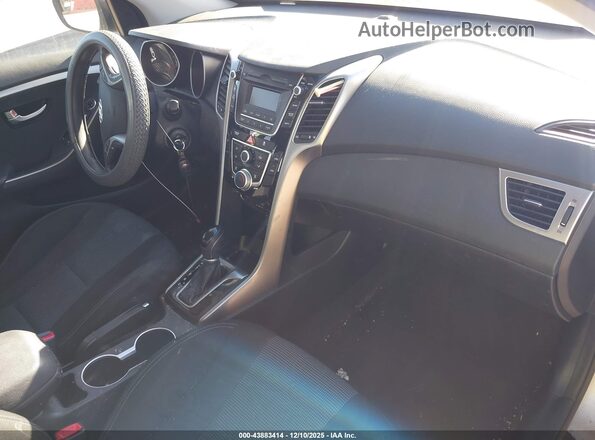 KMHD35LH3HU349936 2017 HYUNDAI ELANTRA GT Серебряный Вид салона спереди