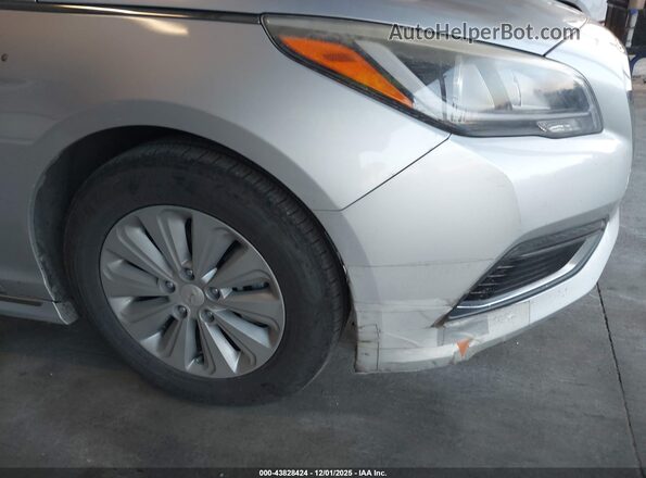 KMHE24L11GA011875 2016 HYUNDAI SONATA HYBRID Серебряный Вид спереди