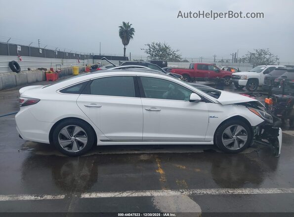 KMHE34L13GA009610 2016 HYUNDAI SONATA HYBRID Белый Вид задней части салона