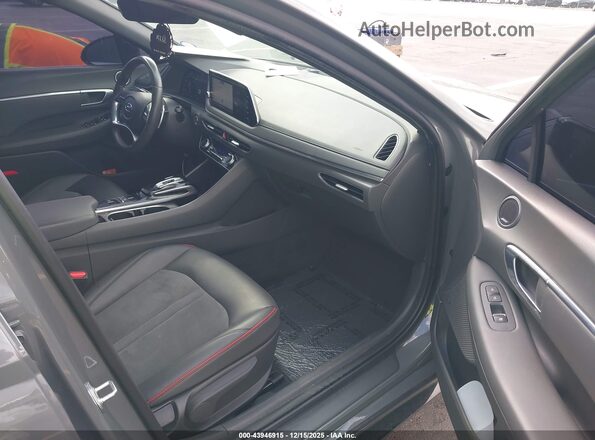 KMHL44J22NA244786 2022 HYUNDAI SONATA Gray Widok wnętrza z przodu