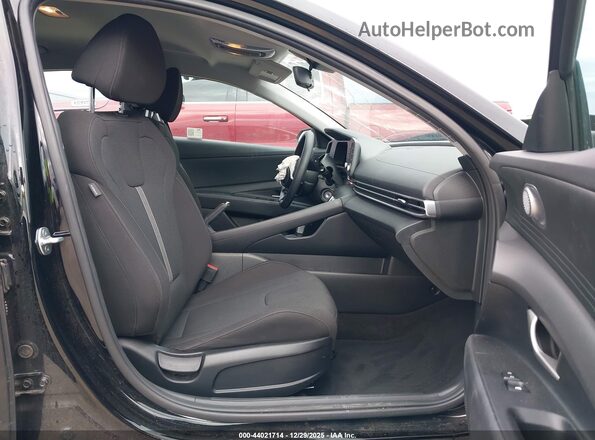 KMHLL4DG9RU850598 2024 HYUNDAI ELANTRA Черный Вид салона спереди