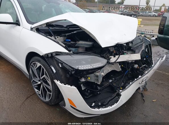 KMHM54AA2RA061175 2024 HYUNDAI IONIQ 6 White 