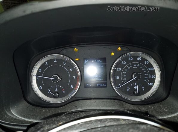 KMHRC8A34LU033520 2020 HYUNDAI VENUE Зеленый Вид щитка приборов