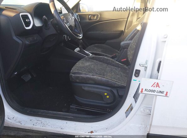 KMHRC8A34RU289097 2024 HYUNDAI VENUE White Widok z przodu