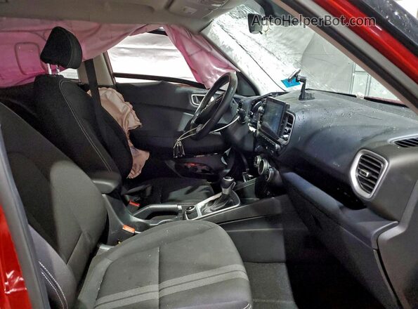 KMHRC8A3XSU372829 2025 HYUNDAI VENUE Красный Вид салона спереди