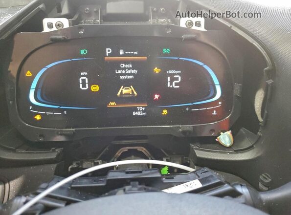 KMHRC8A3XSU372829 2025 HYUNDAI VENUE Красный Вид щитка приборов