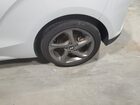 2019 Hyundai Veloster Base Белый vin: KMHTG6AF6KU016385 Damage: Left Rear Wheel, Curb Rash, 1 To 2 Inches