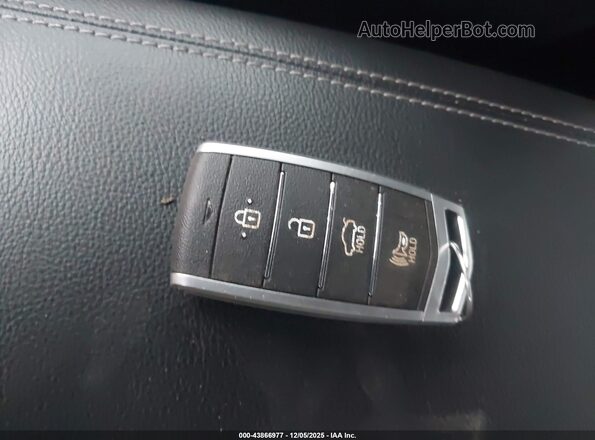 KMTG74LE4LU063707 2020 GENESIS G70 Синий Вид панели приборов