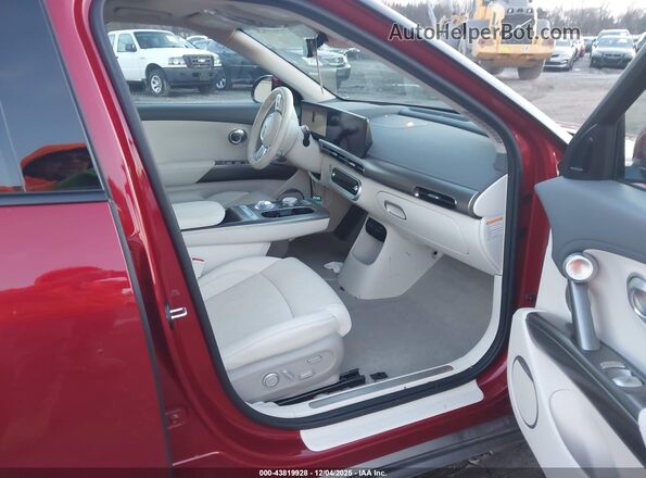 KMUKCDTC8PU004231 2023 GENESIS GV60 Красный Вид салона спереди