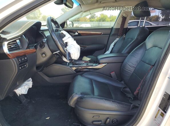 KNALC4J13H5062653 2017 KIA CADENZA Silver Widok wnętrza z przodu