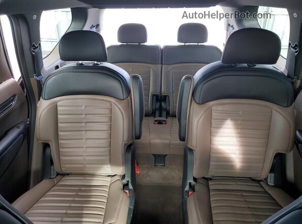 KNDADFS5XS6054023 2025 KIA EV9 Black Vista de los asientos traseros