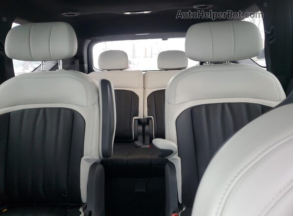 KNDAEFS50R6020163 2024 KIA EV9 Gray Widok tylnych siedzeń