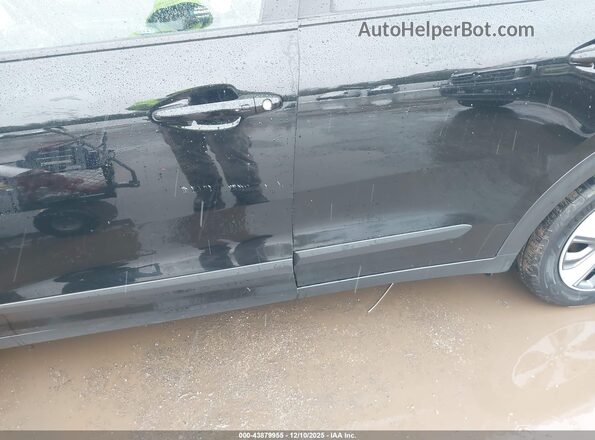 KNDCB3LC3J5151420 2018 KIA NIRO Черный Вид спереди